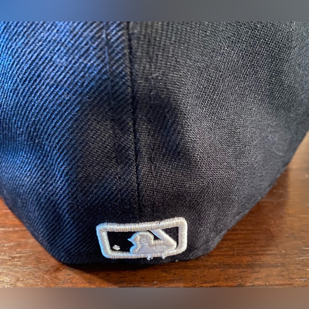 New York Yankees New Era 59fifty Fitted 7 1/4 Black Hat - Authentic MLB Cap - Picture 4 of 6